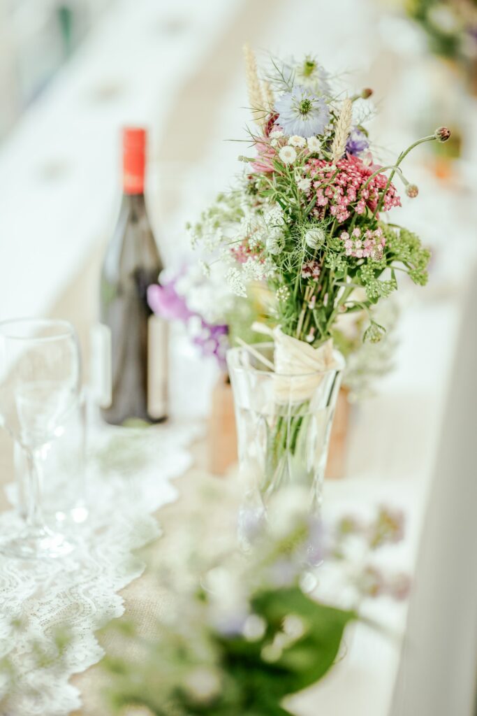 tischdekoration auf einer hochzeit